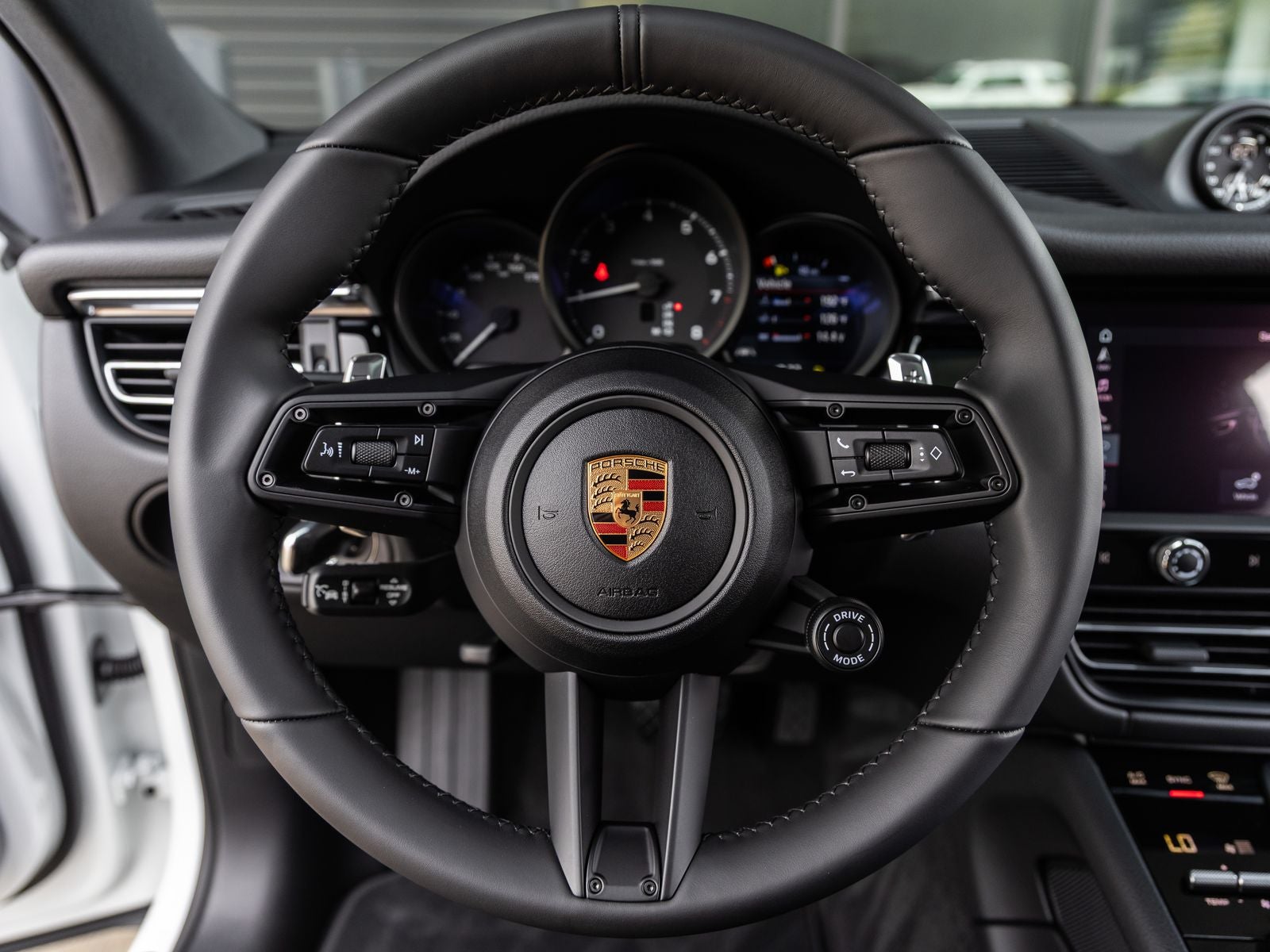2026 Porsche Macan AWD