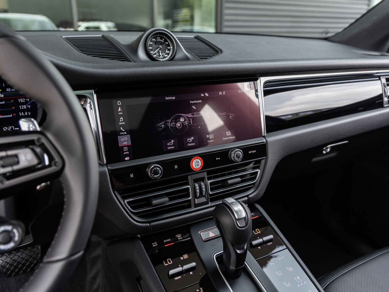 2026 Porsche Macan AWD