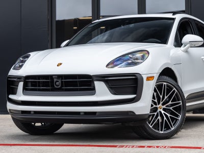 2026 Porsche Macan AWD
