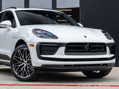 2026 Porsche Macan AWD