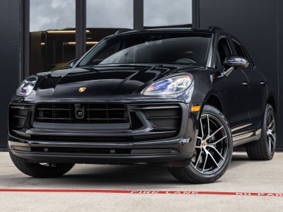 2026 Porsche Macan AWD