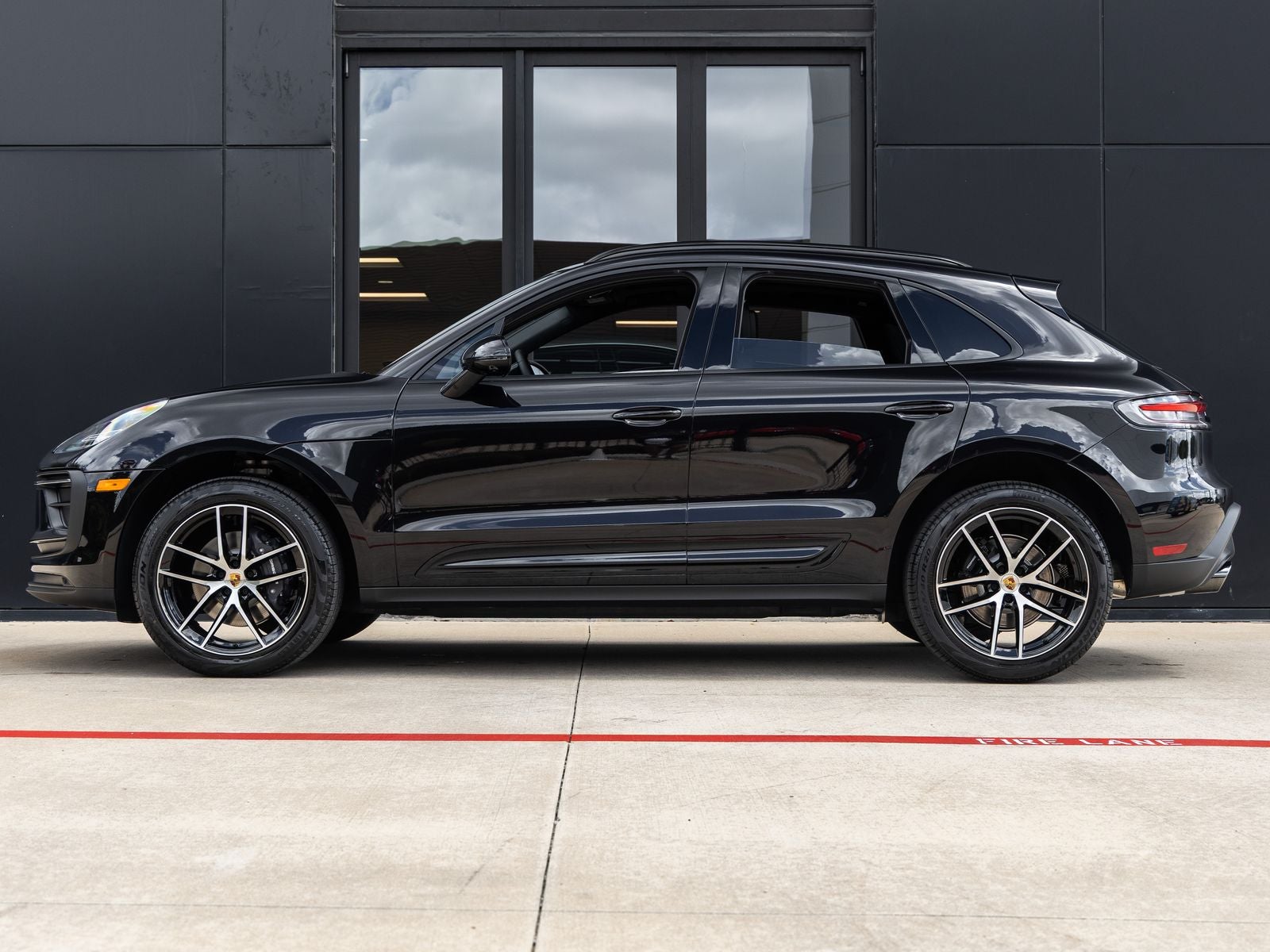 2026 Porsche Macan AWD