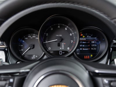 2026 Porsche Macan AWD