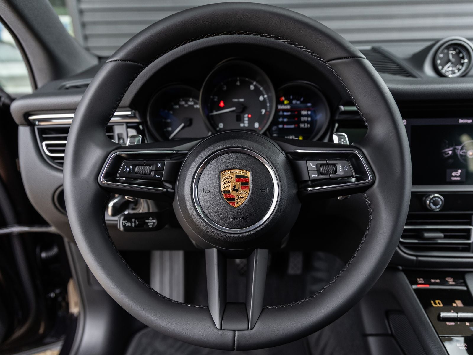 2026 Porsche Macan AWD
