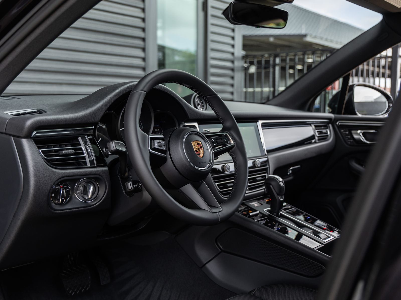 2026 Porsche Macan AWD