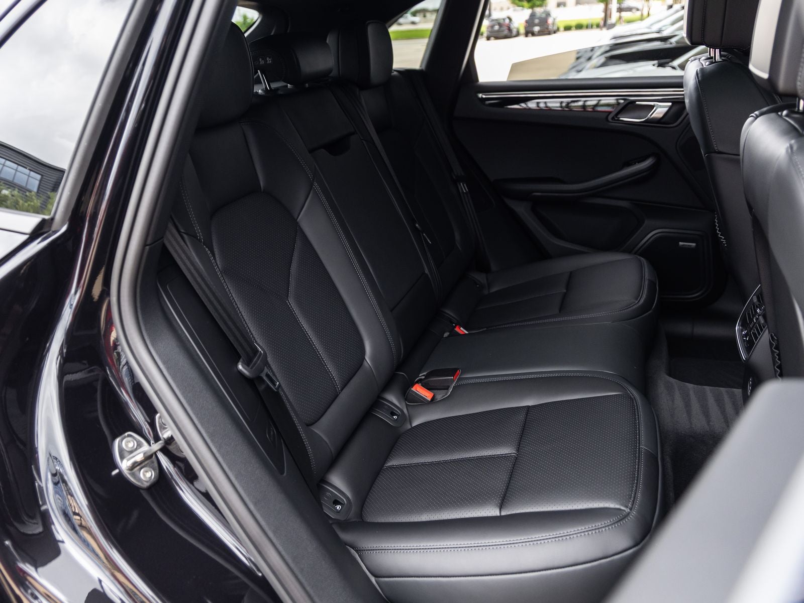 2026 Porsche Macan AWD