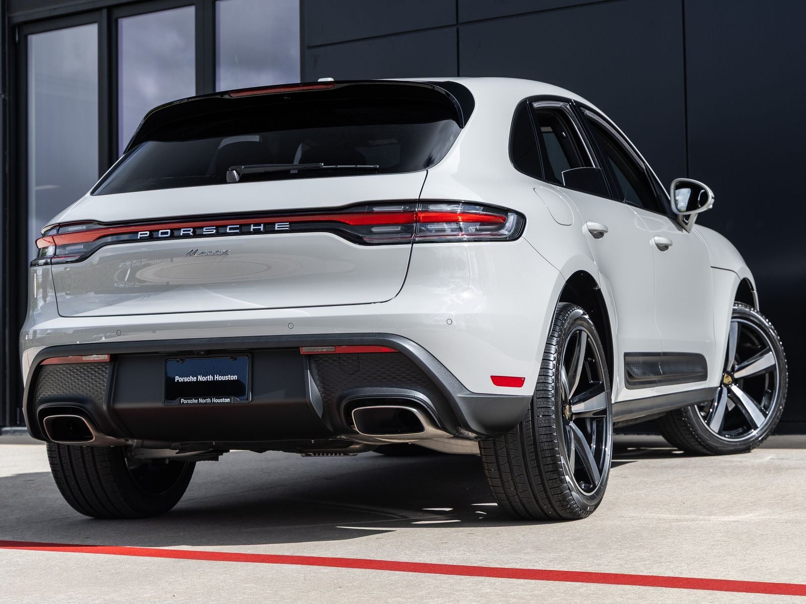 2026 Porsche Macan Base
