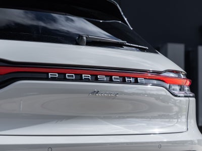 2026 Porsche Macan Base