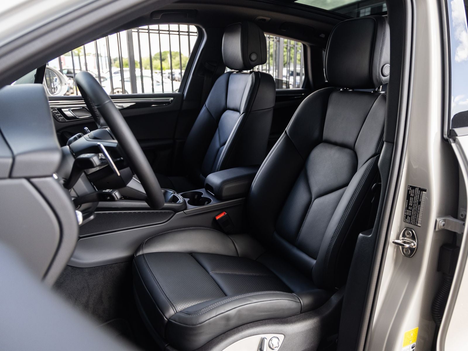 2026 Porsche Macan Base