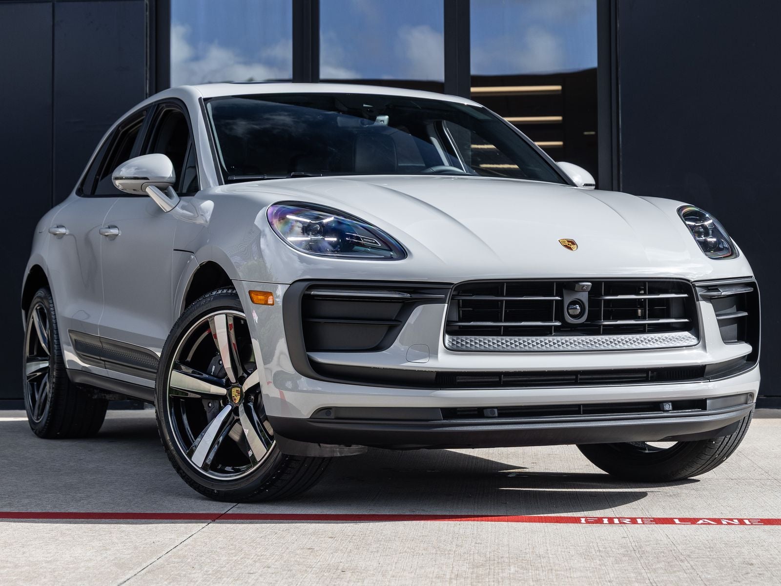 2026 Porsche Macan Base