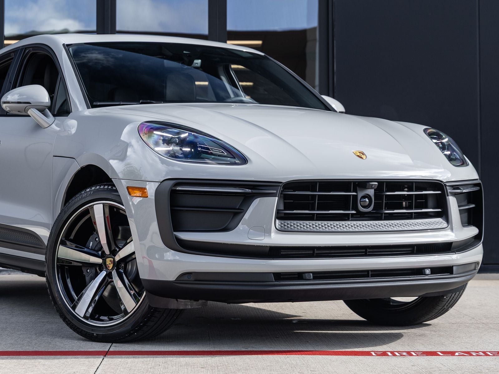 2026 Porsche Macan Base