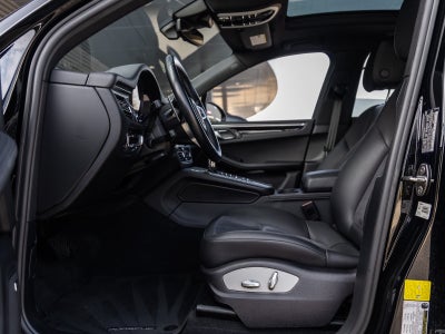2021 Porsche Macan Macan