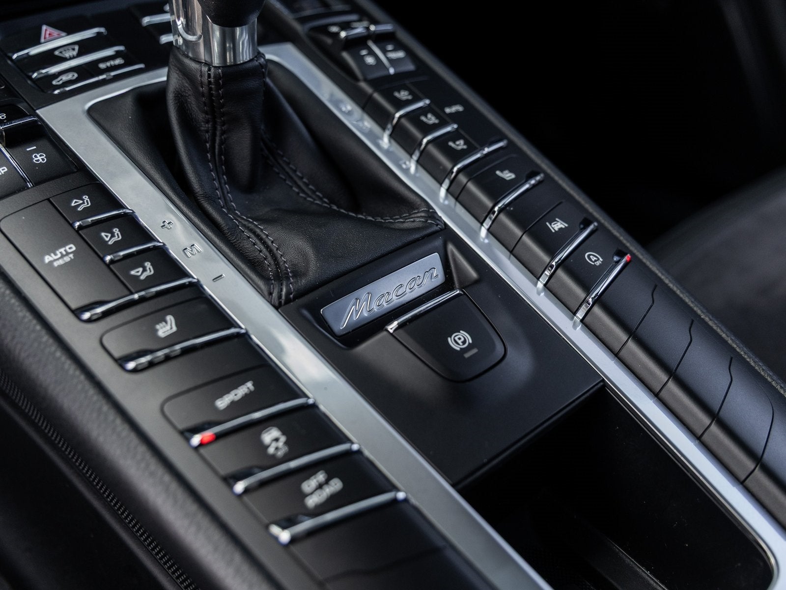 2021 Porsche Macan Macan