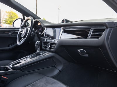 2021 Porsche Macan Macan