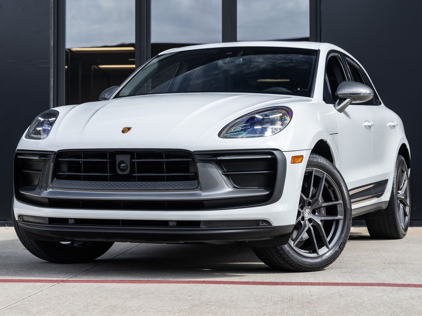 2023 Porsche Macan T