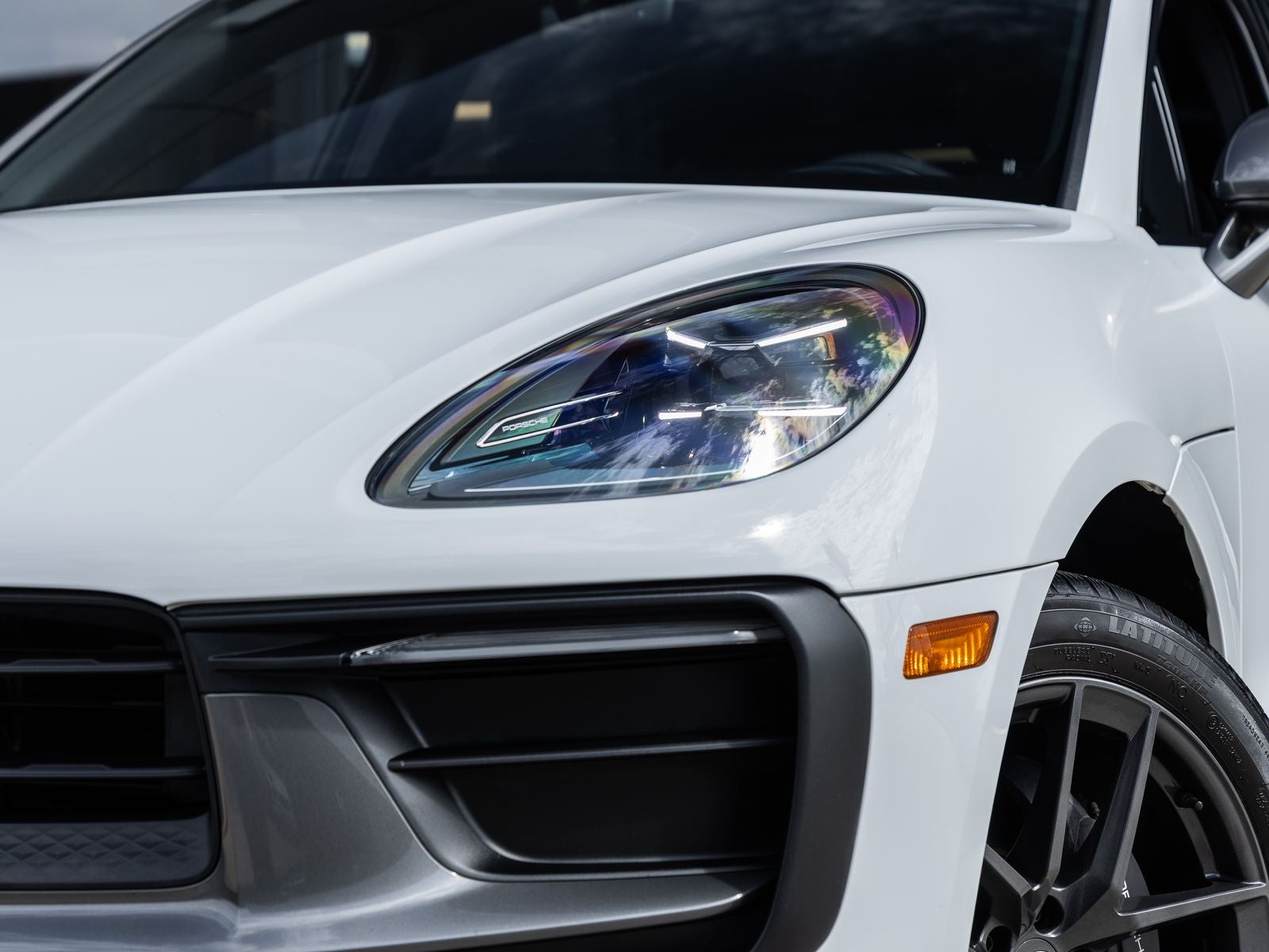 2023 Porsche Macan T
