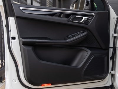 2023 Porsche Macan T