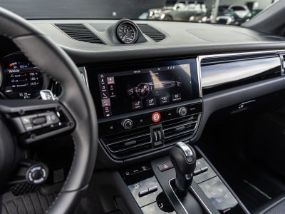 2023 Porsche Macan T