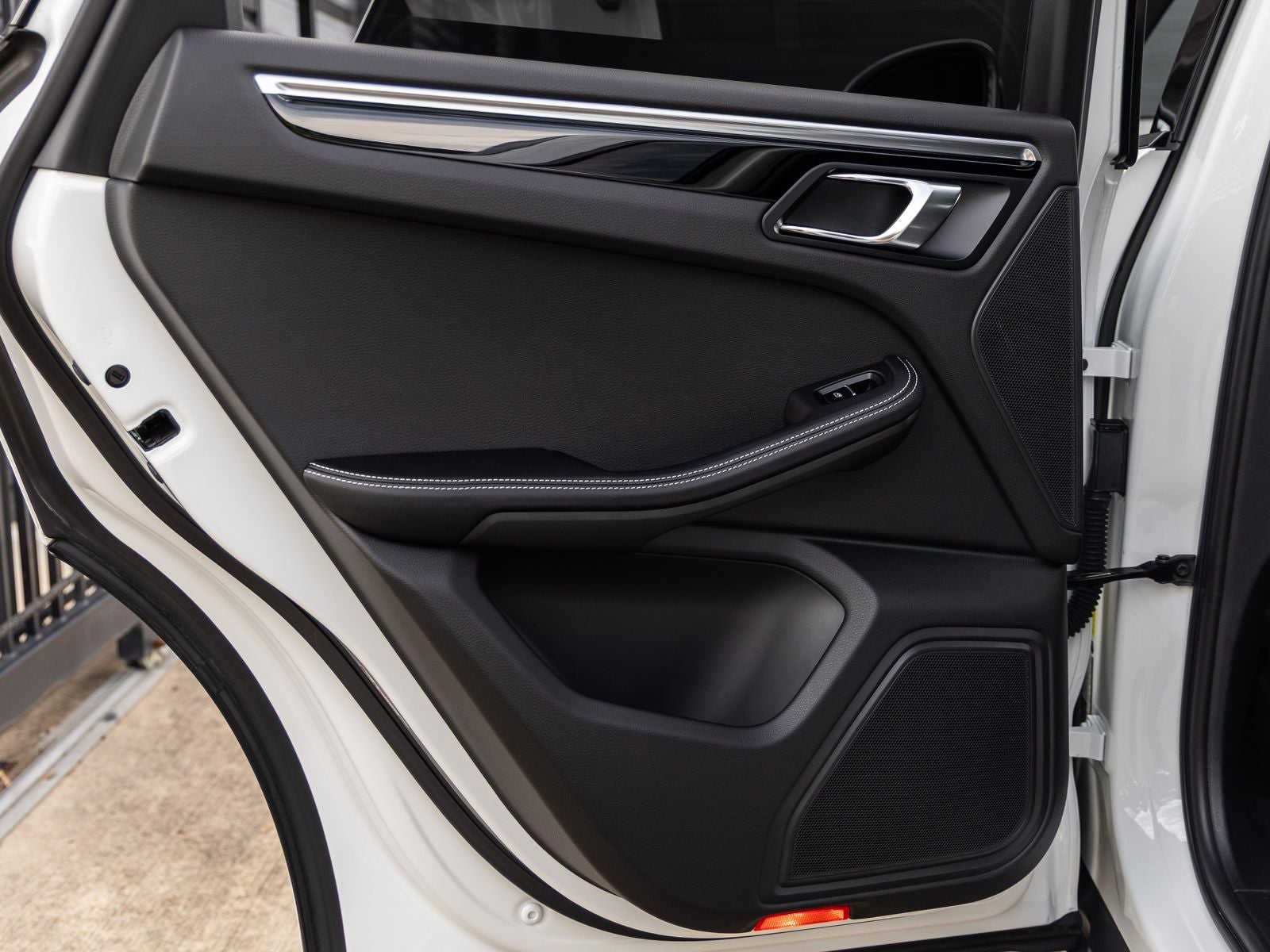 2023 Porsche Macan T