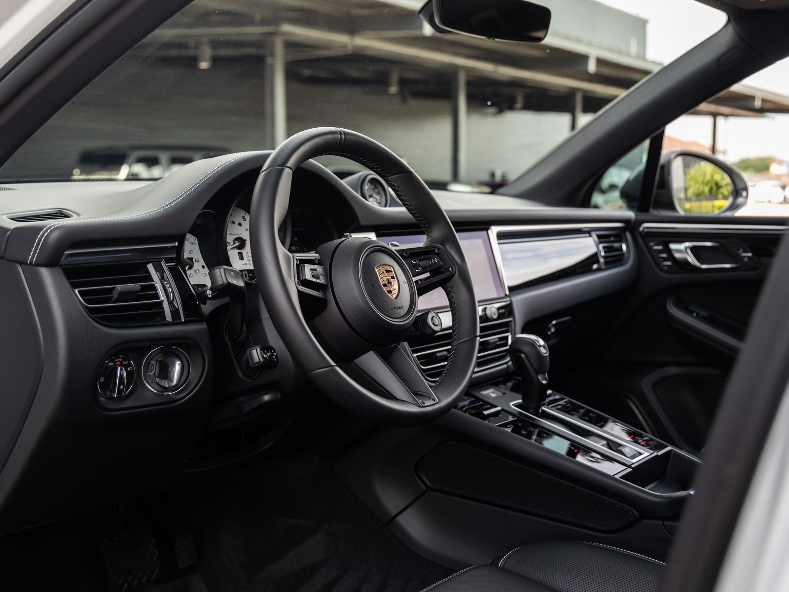 2023 Porsche Macan T