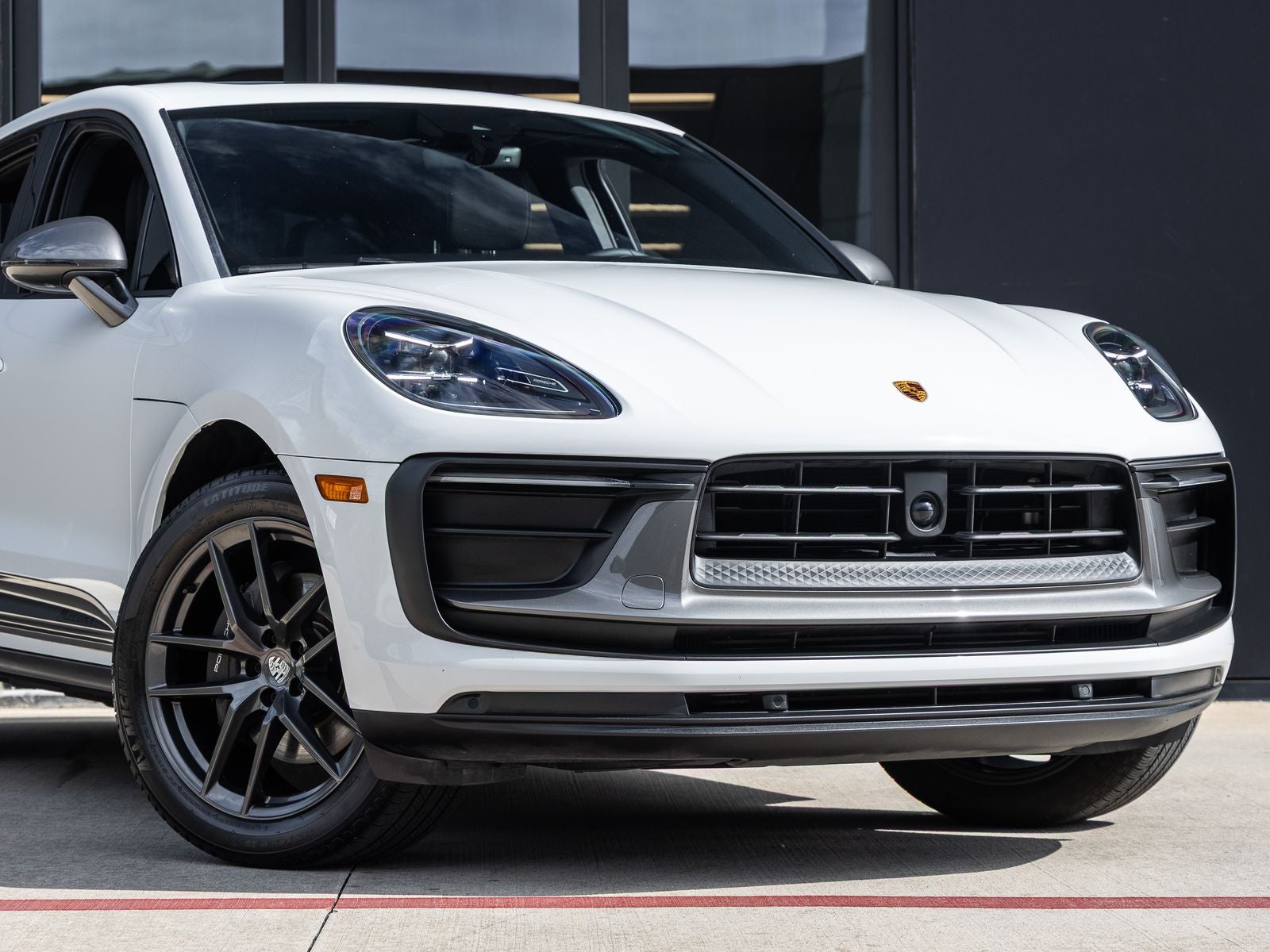 2023 Porsche Macan T