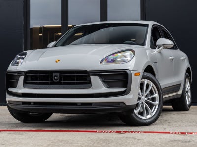 2023 Porsche Macan Base