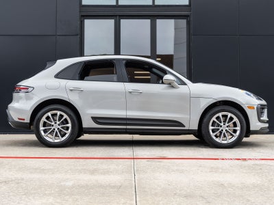 2023 Porsche Macan Base