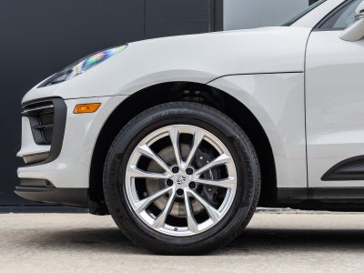 2023 Porsche Macan Base