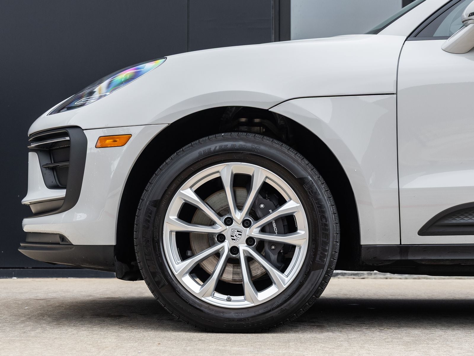 2023 Porsche Macan Base