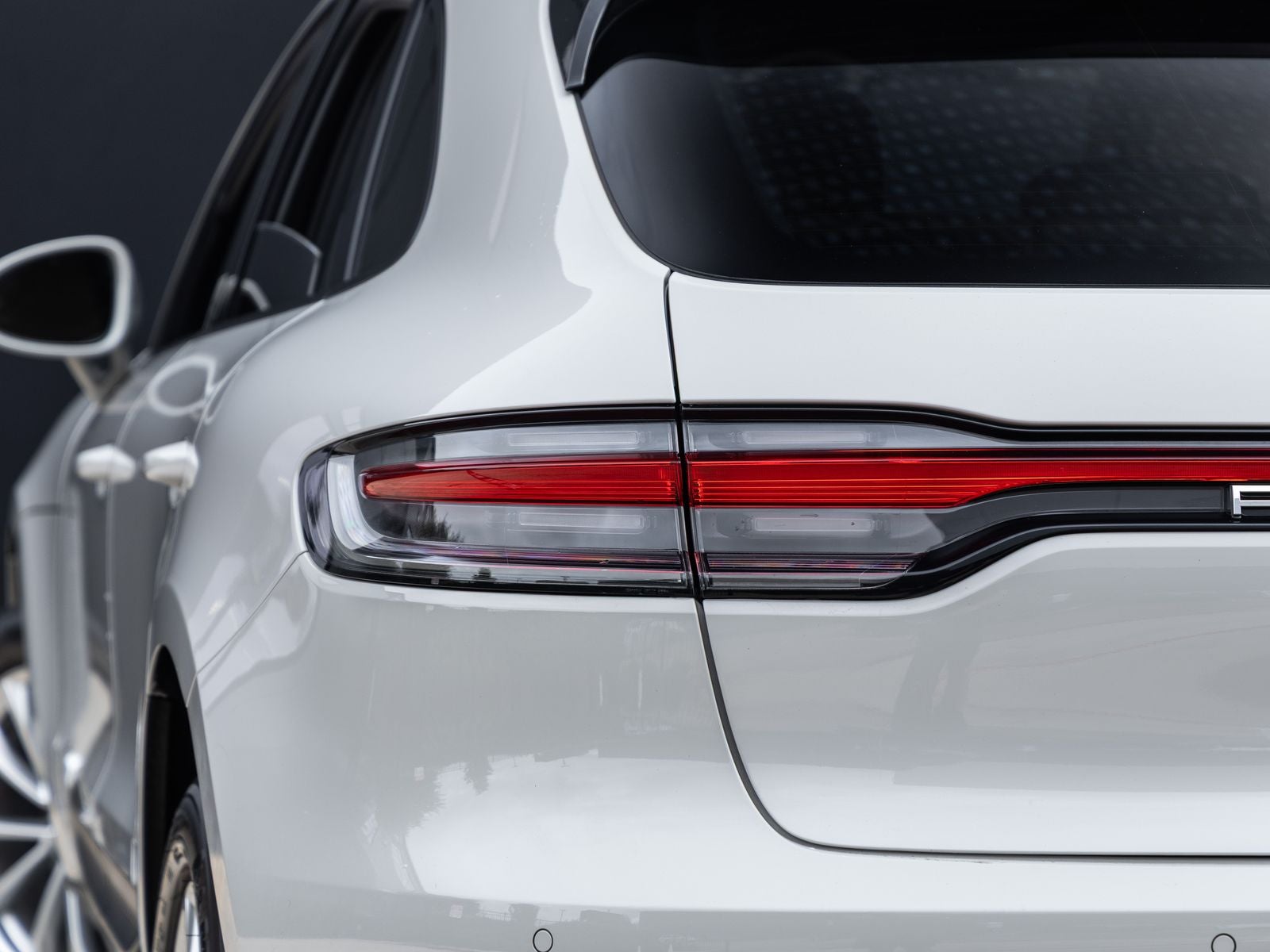 2023 Porsche Macan Base
