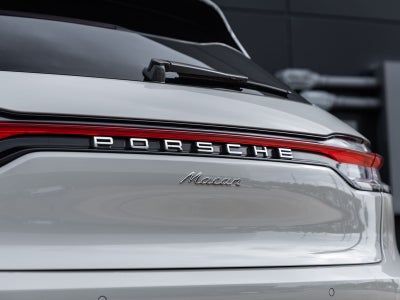 2023 Porsche Macan Base