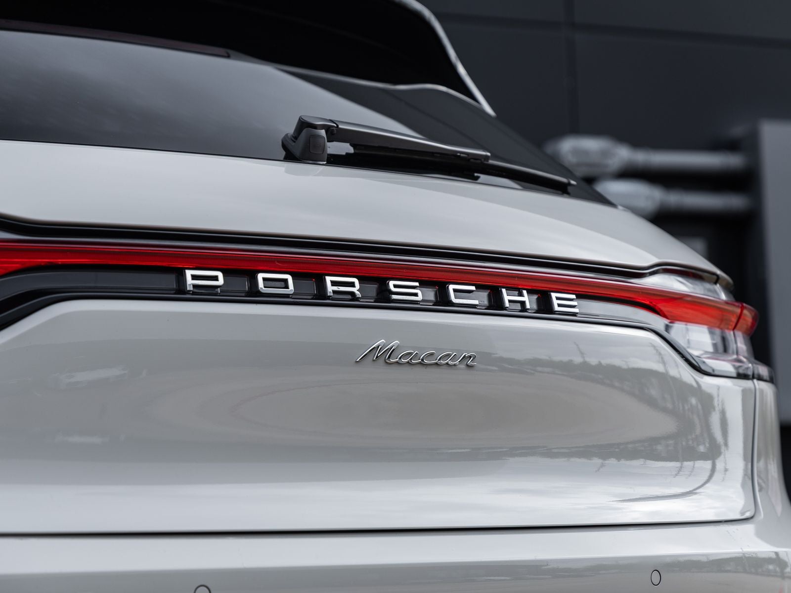 2023 Porsche Macan Base