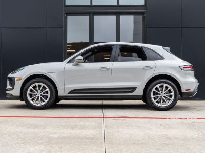 2023 Porsche Macan Base