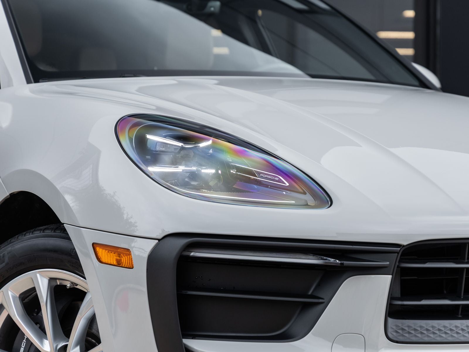 2023 Porsche Macan Base