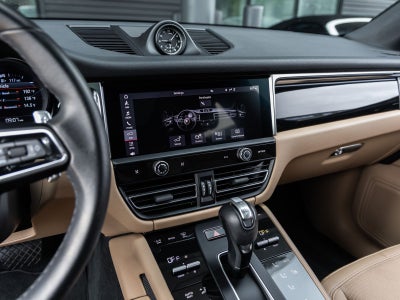2023 Porsche Macan Base