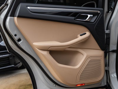 2023 Porsche Macan Base