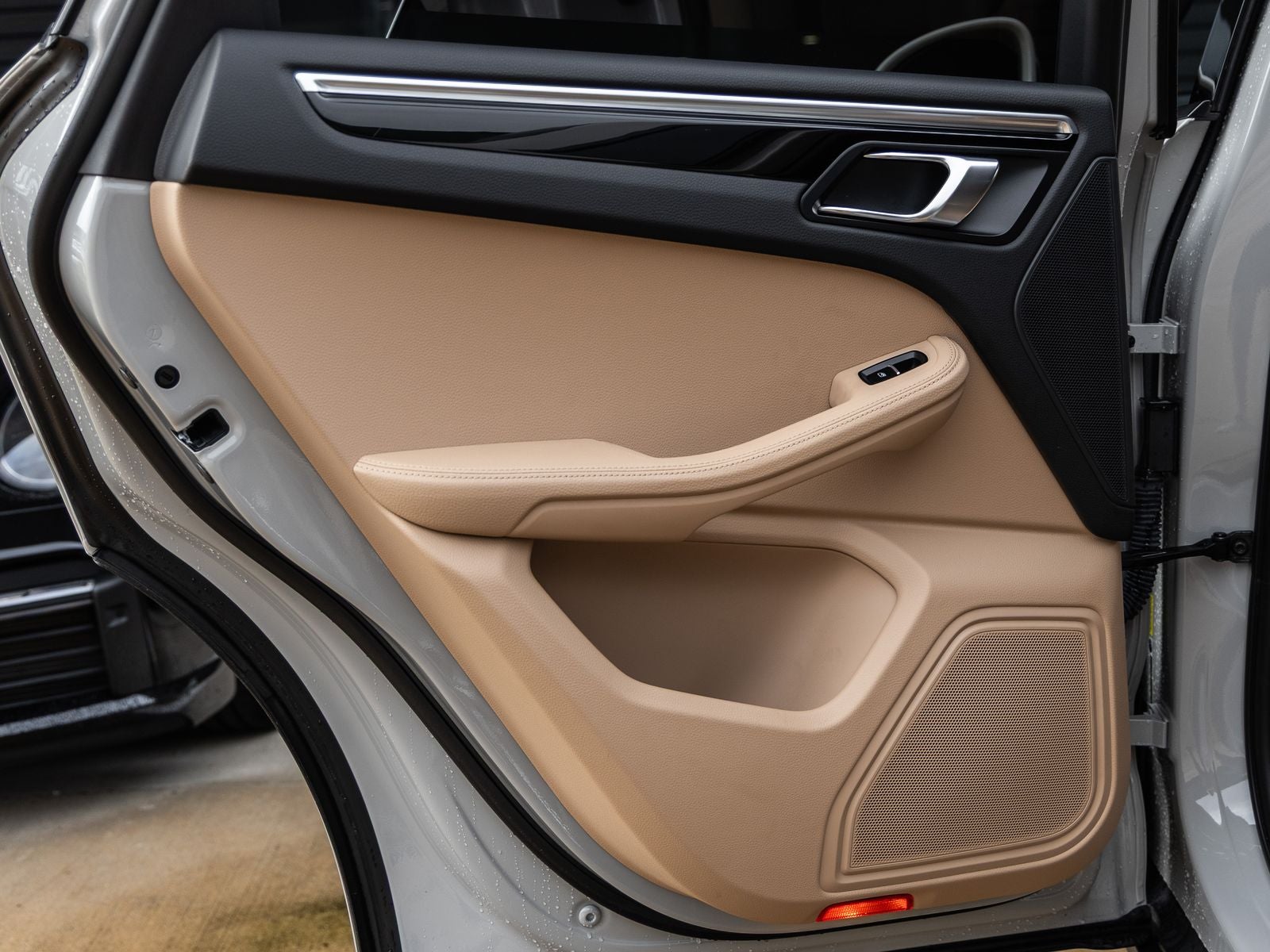 2023 Porsche Macan Base