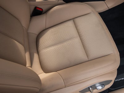 2023 Porsche Macan Base