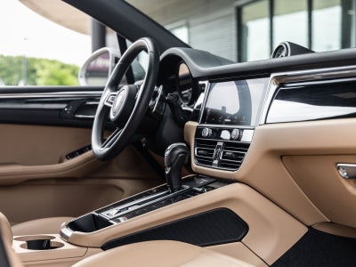 2023 Porsche Macan Base