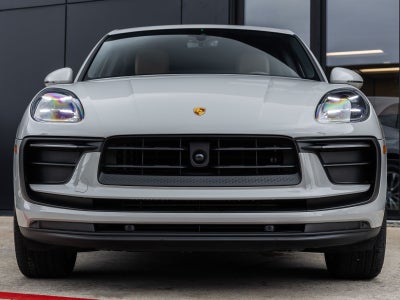 2023 Porsche Macan Base