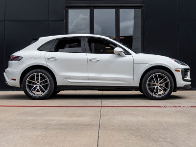 2023 Porsche Macan Macan (MY23)