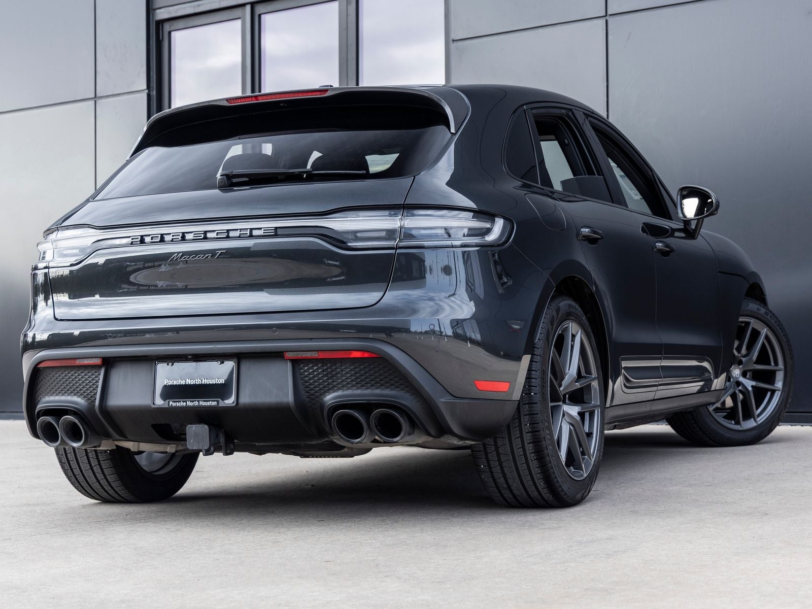 2025 Porsche Macan T