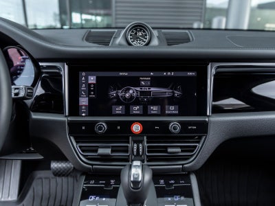 2025 Porsche Macan T