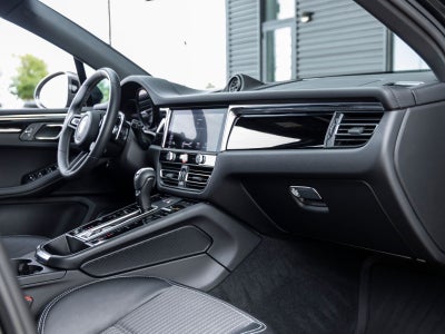 2025 Porsche Macan T