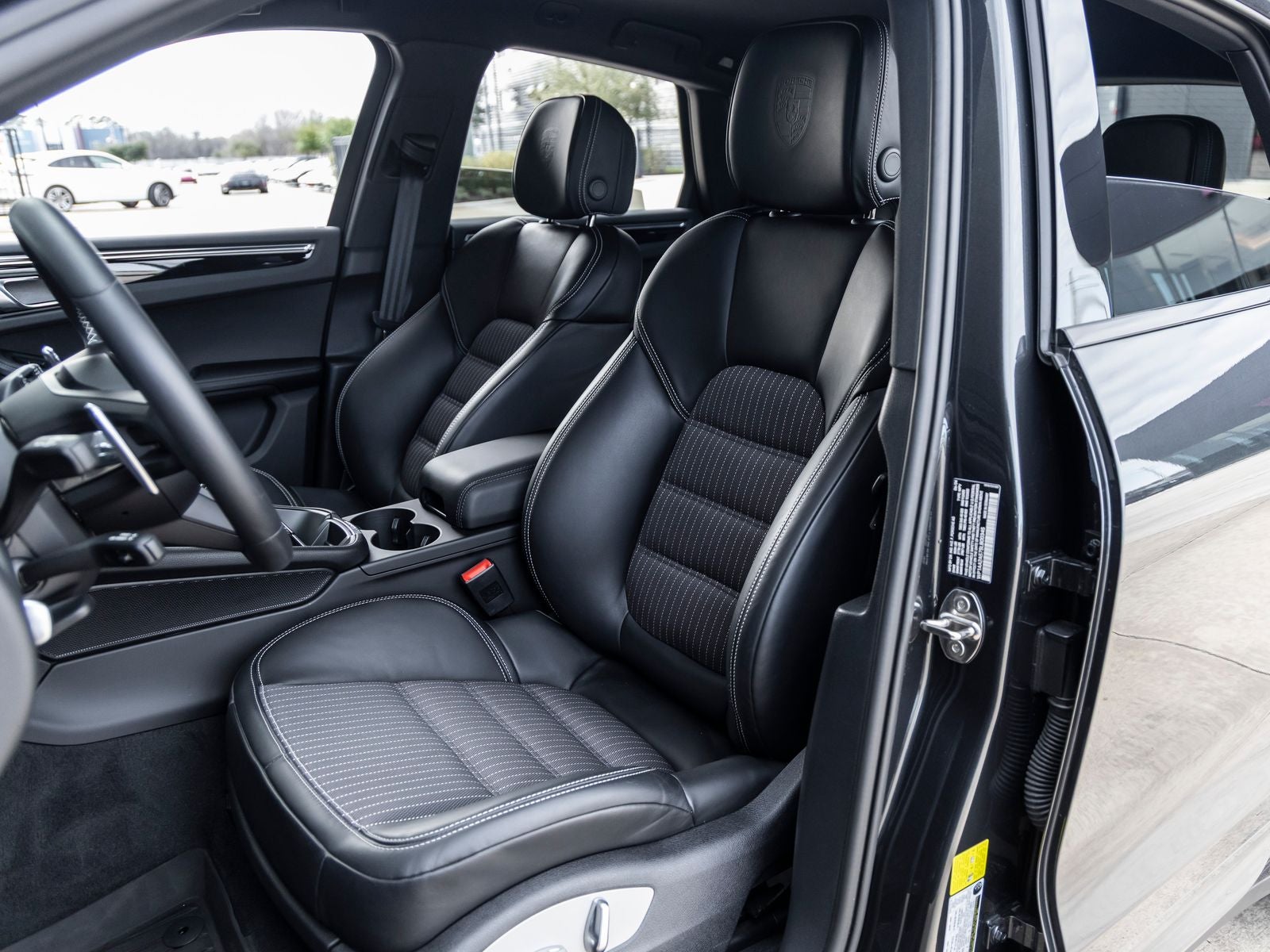 2025 Porsche Macan T