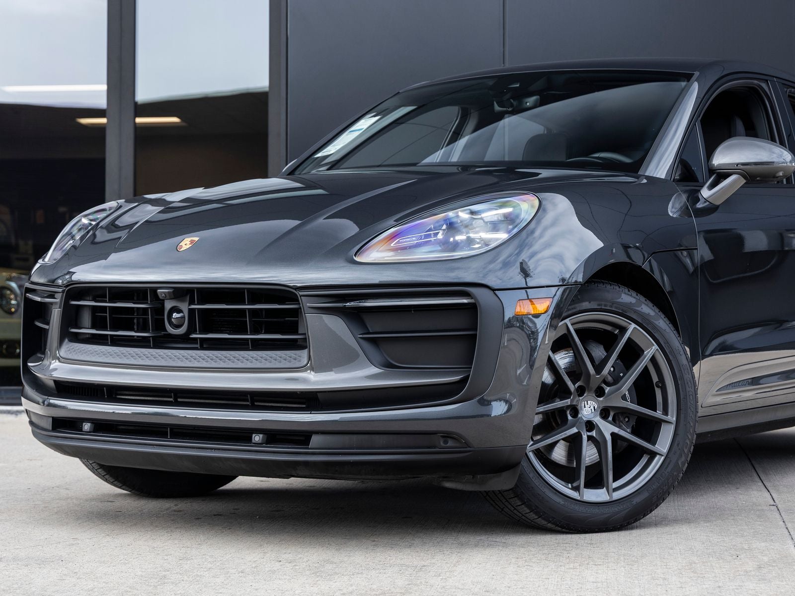 2025 Porsche Macan T