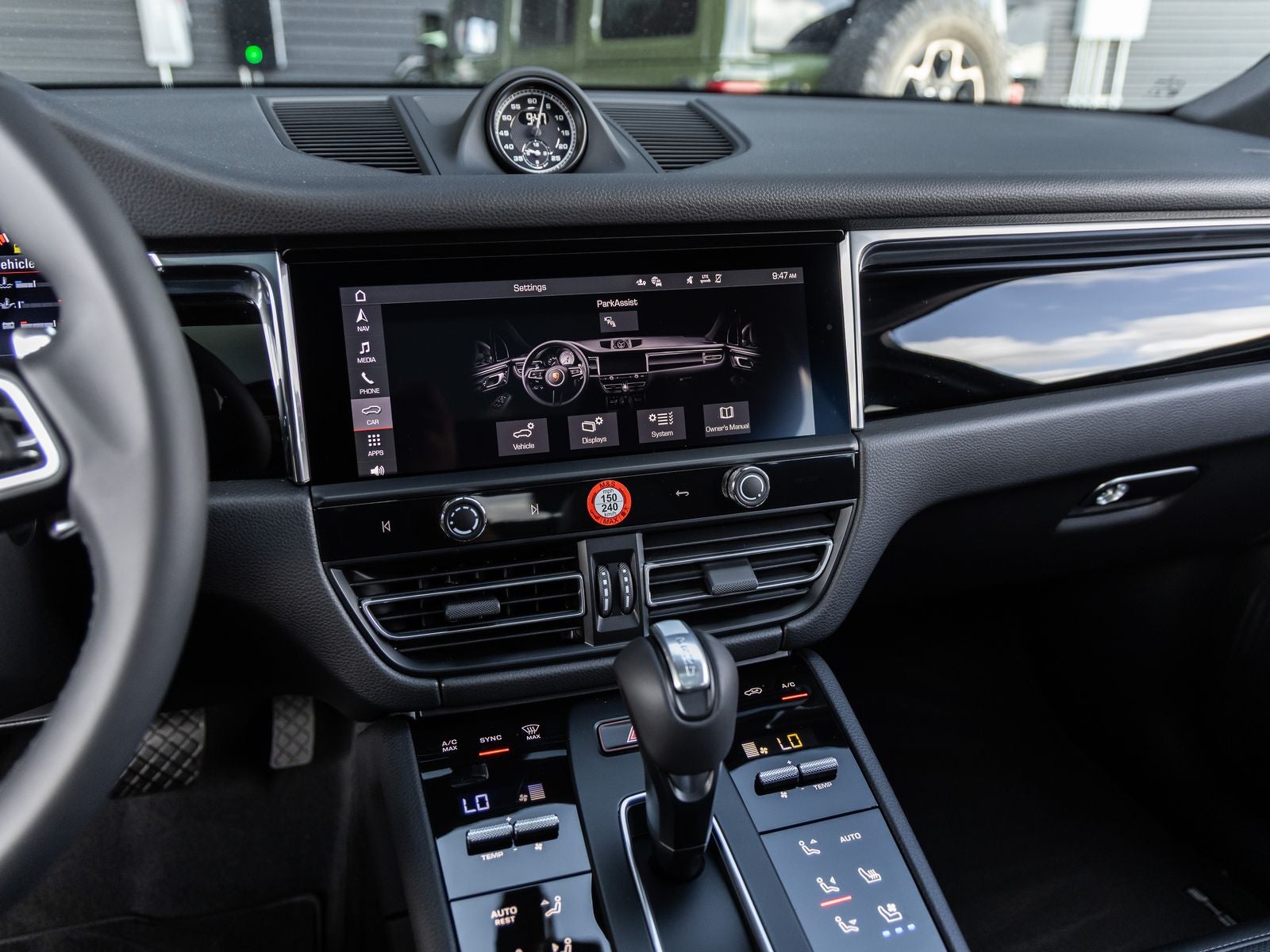 2025 Porsche Macan Macan