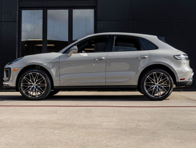 2025 Porsche Macan AWD