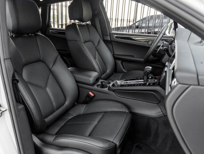 2025 Porsche Macan AWD