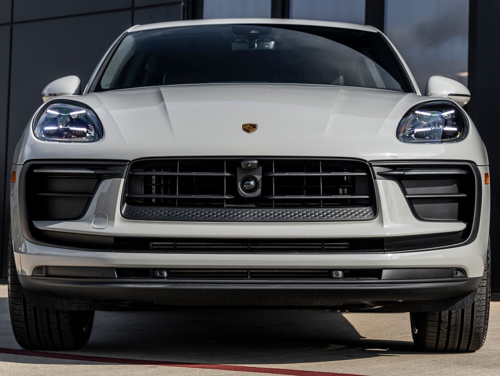 2025 Porsche Macan AWD